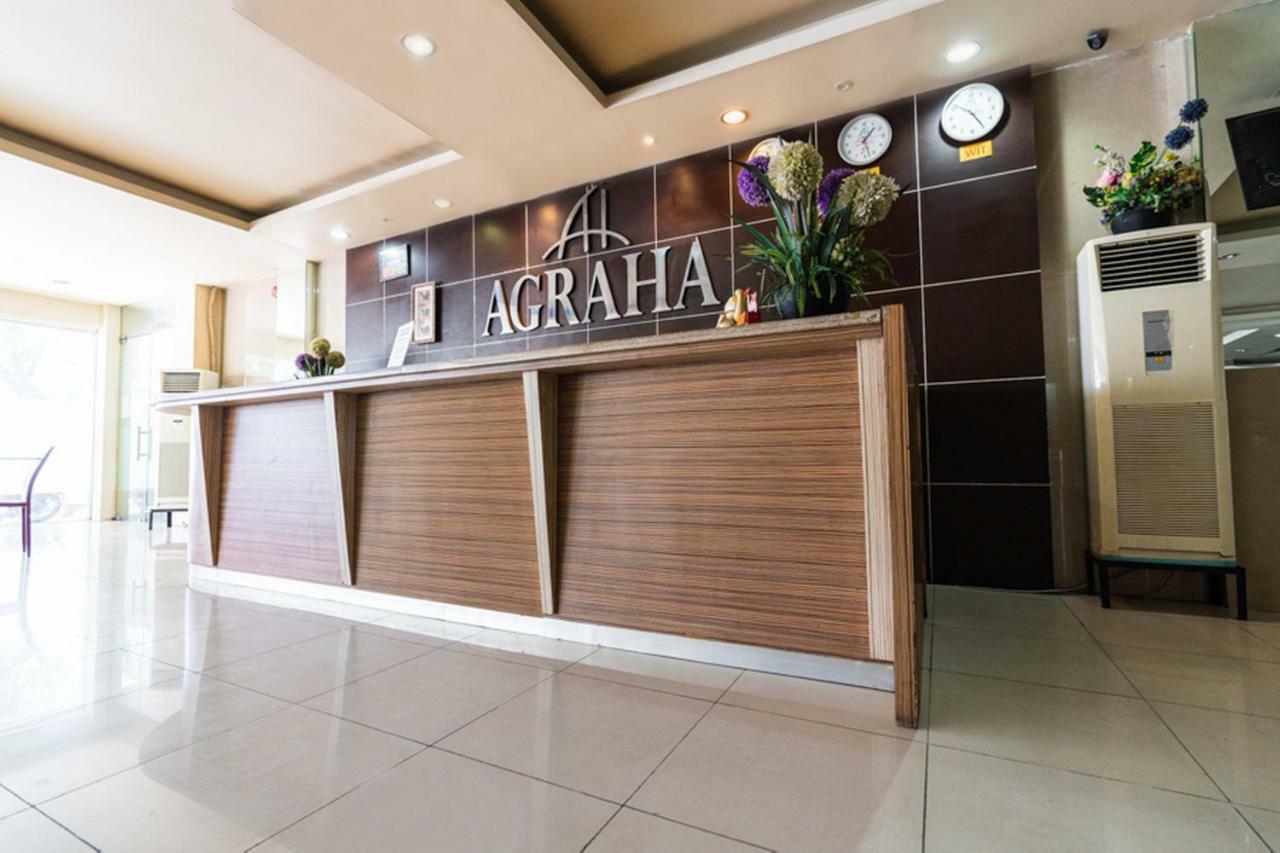 Agraha Andalas Hotel Makassar Exterior foto