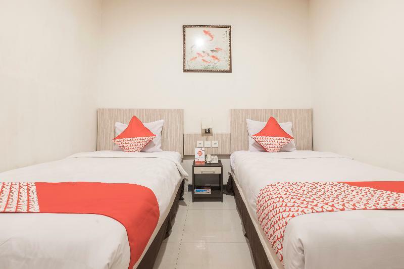 Agraha Andalas Hotel Makassar Exterior foto